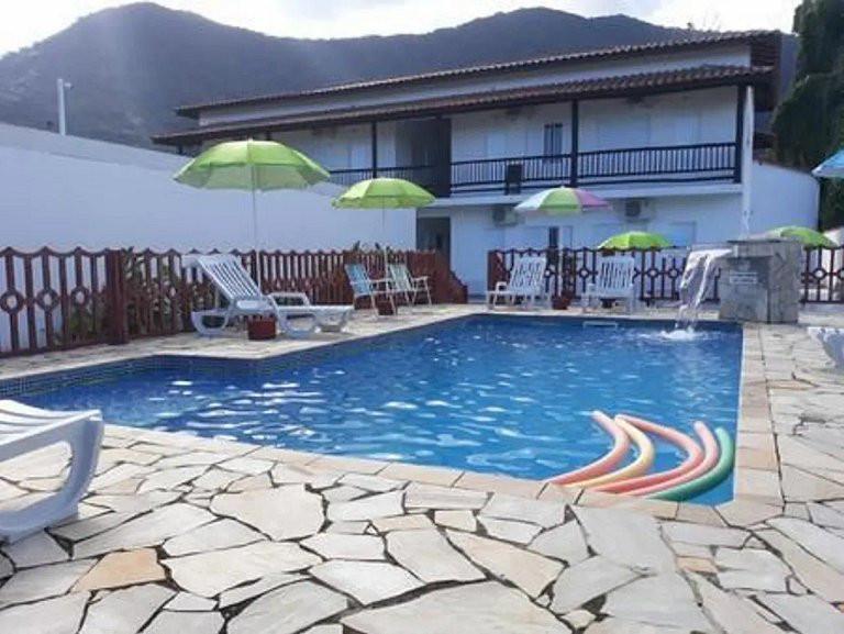 Apartamento de 2 Quartos em Maresias com Ar Condicionado e P