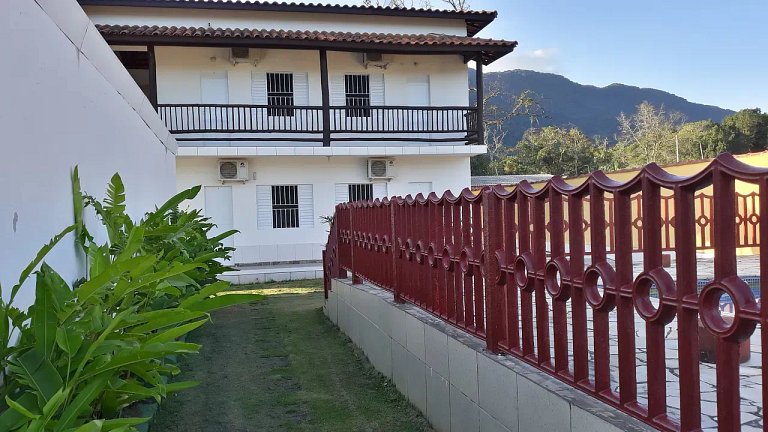 Apartamento de 2 Quartos em Maresias com Ar Condicionado e P