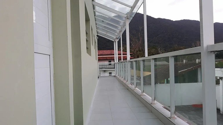 Apartamento de 2 Quartos em Maresias com Ar Condicionado e P